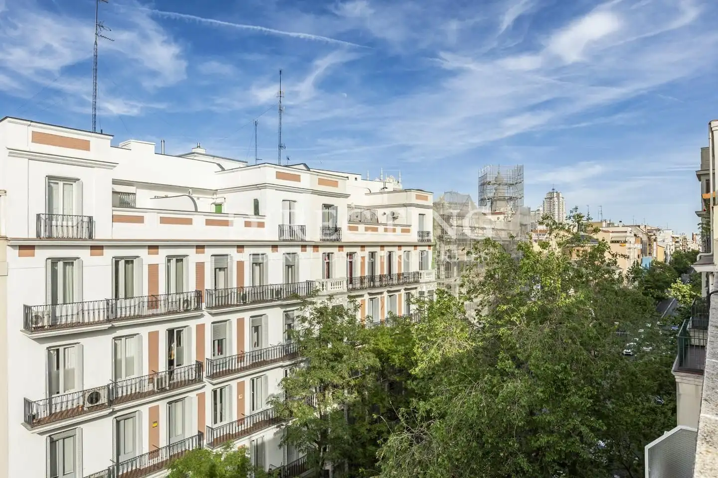 Außenansicht von Dachboden zum Verkauf in Madrid mit Klimaanlage, Heizung und Parkett