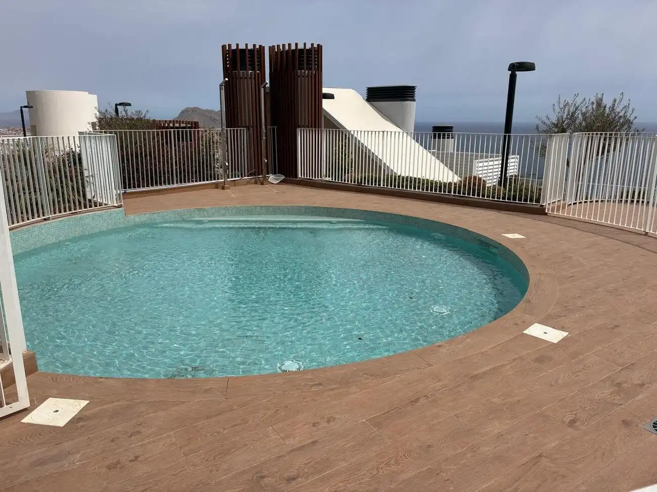 Schwimmbecken von Wohnungen zum Verkauf in Lorca mit Klimaanlage, Privatgarten und Schwimmbad