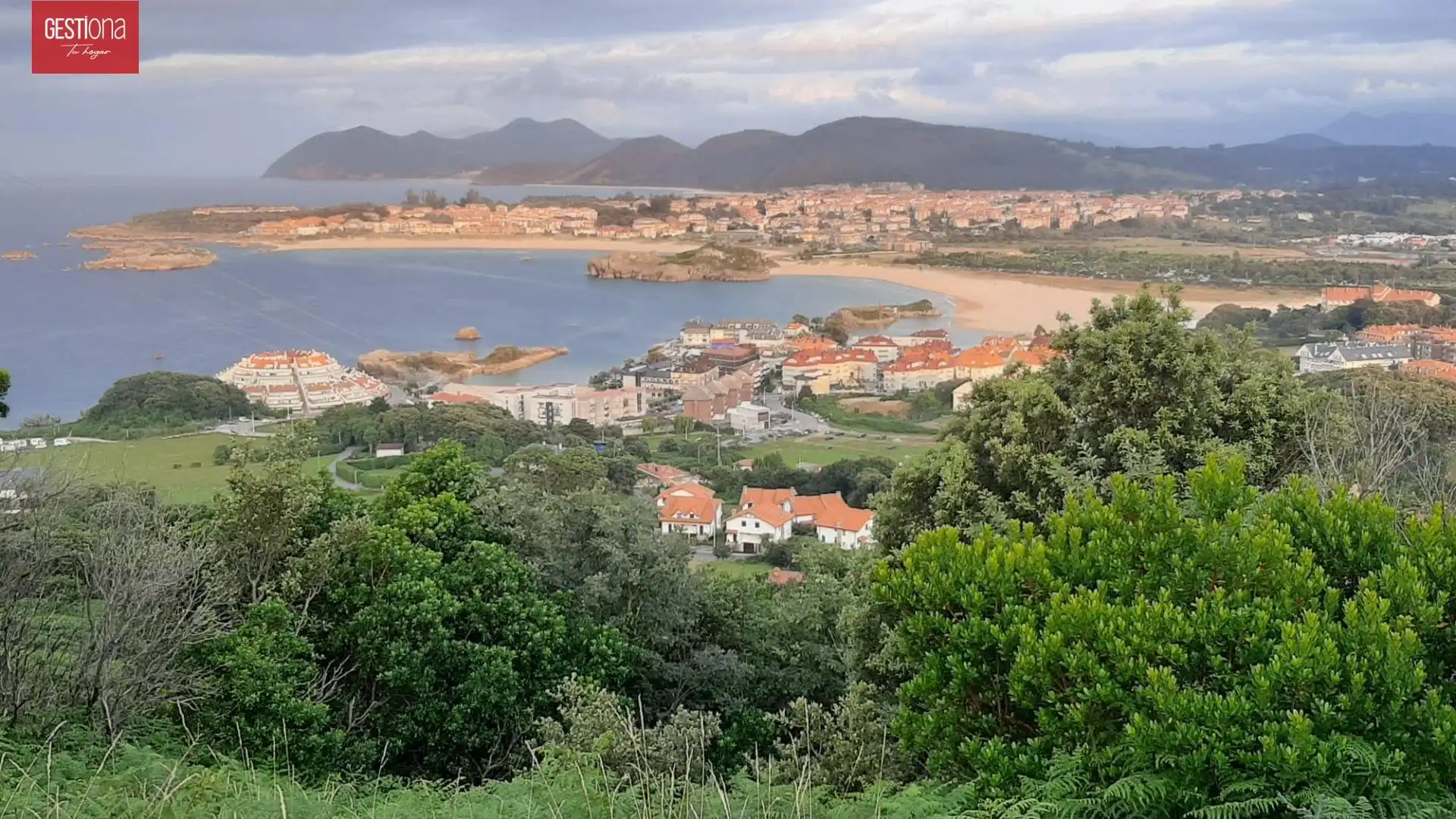 Vista exterior de Apartamento en venta en Noja con Calefacción, Terraza y Amueblado