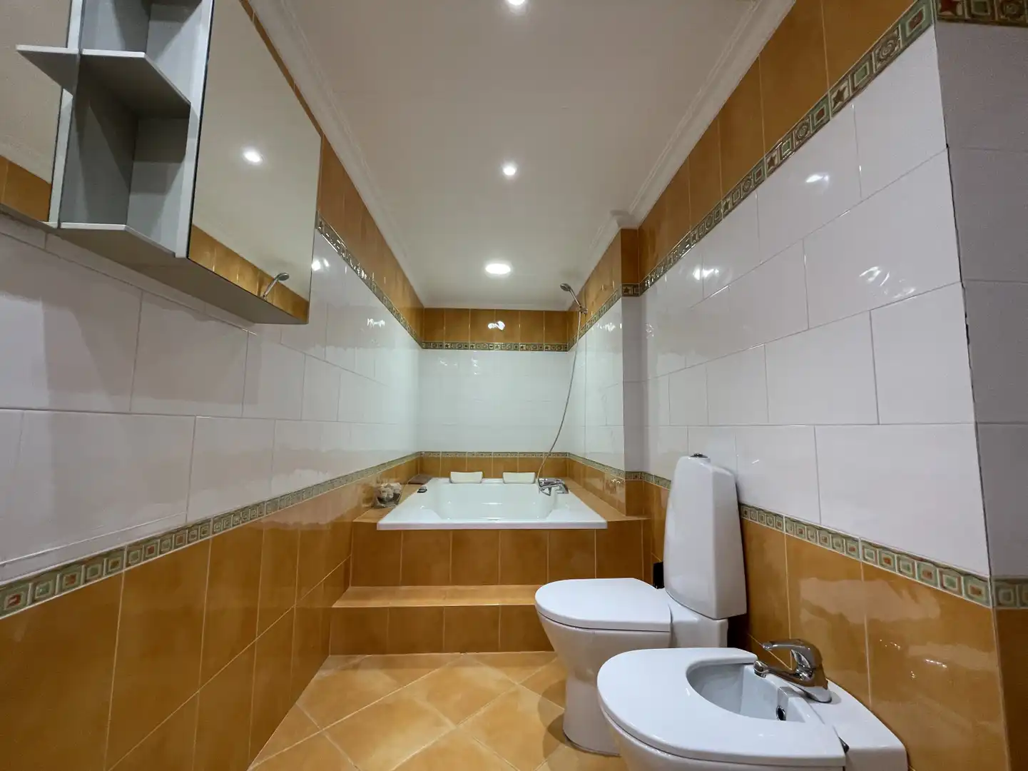 Baño de Piso de alquiler en Beniparrell con Aire acondicionado, Parquet y Terraza