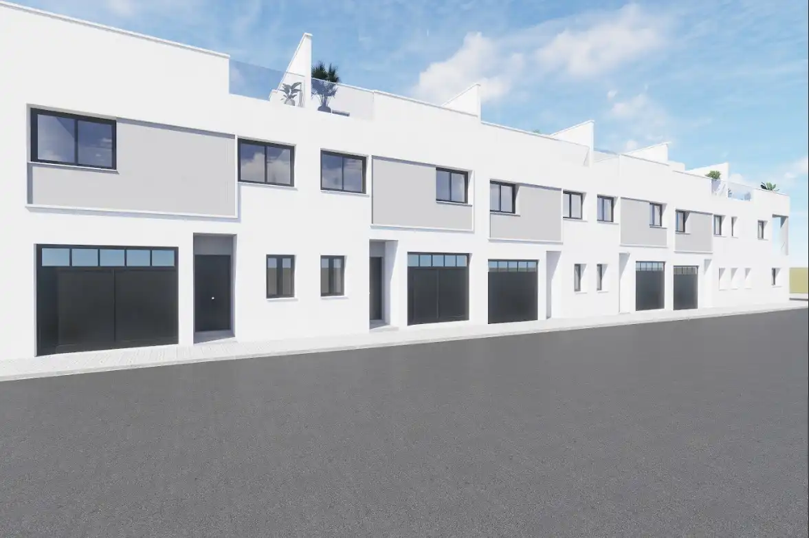 Adosado de obra nueva en venta en Calle Romero 38