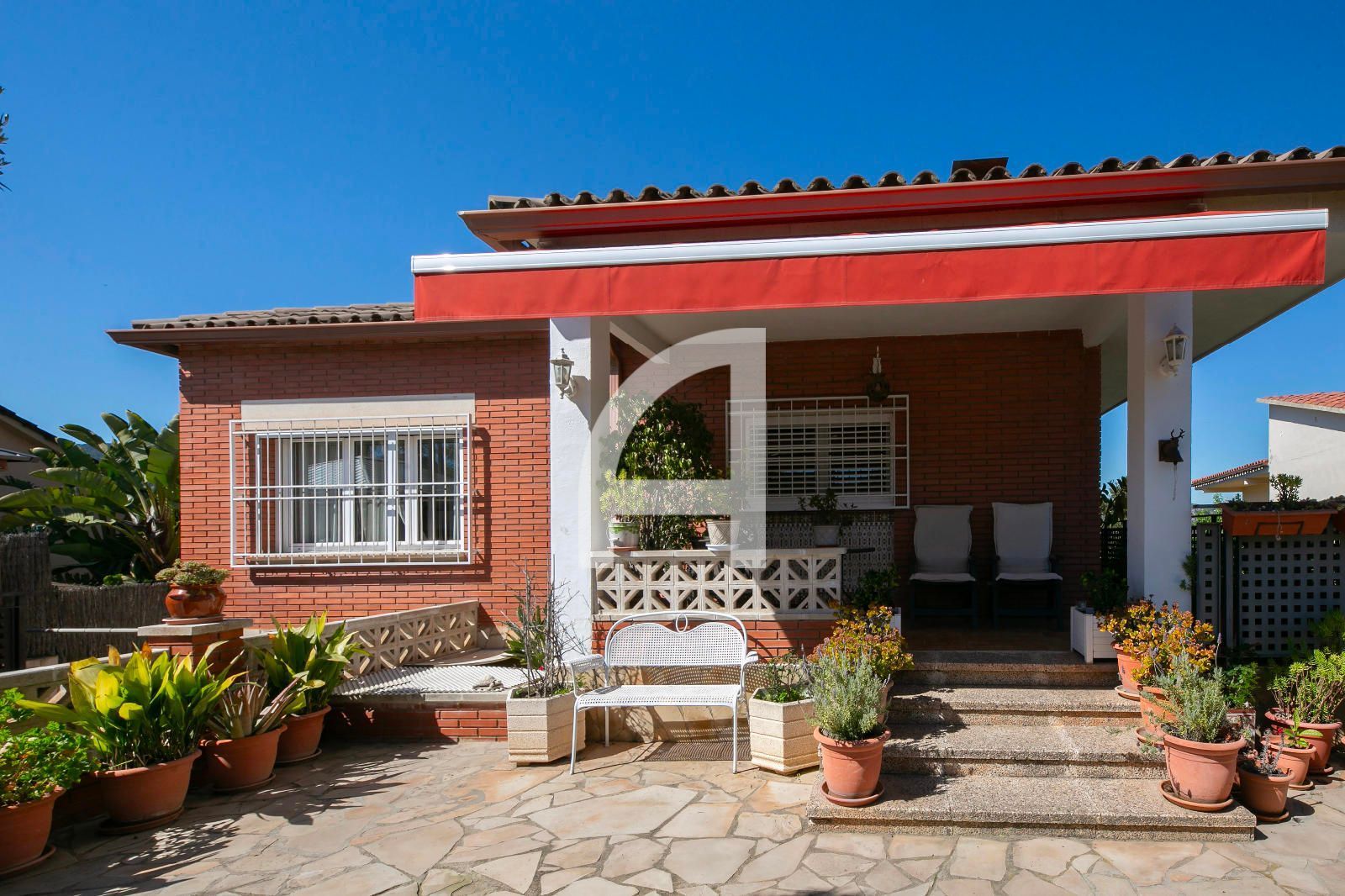 Casa o xalet en venda a Carrer Serra Corredora, Cervelló