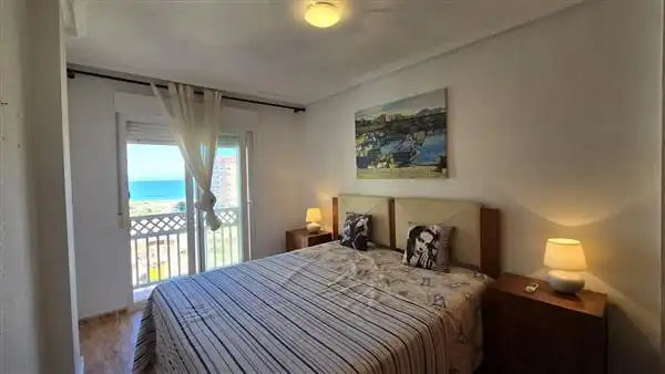 Habitación de Apartamento en venta en La Manga del Mar Menor con Aire acondicionado, Calefacción y Terraza