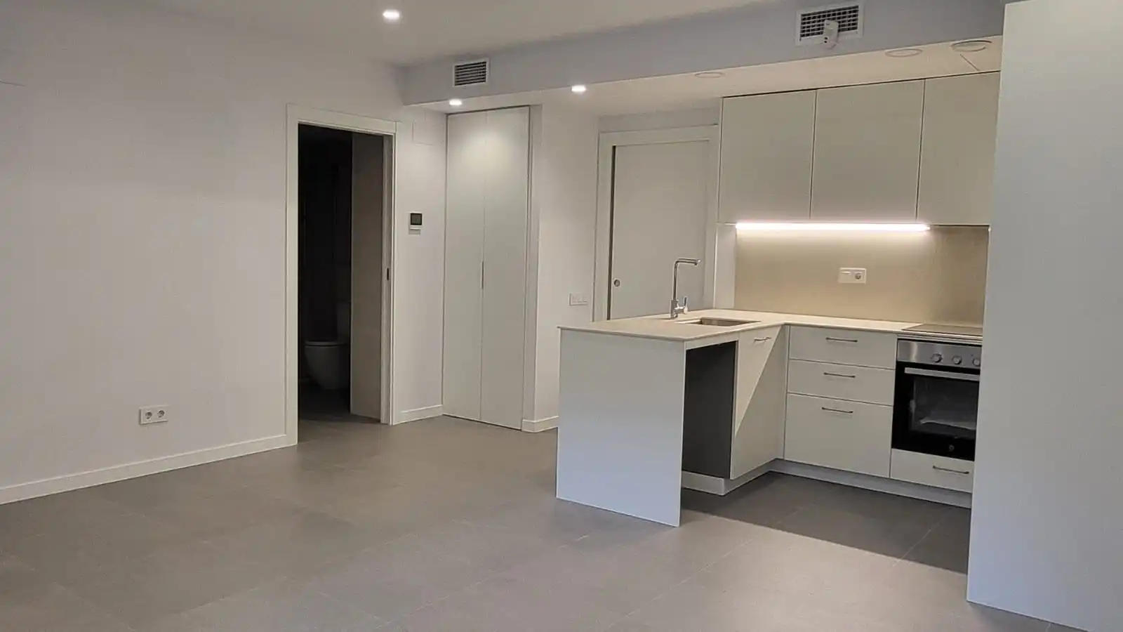 Cocina de Planta baja en venta en Sabadell con Aire acondicionado y Calefacción