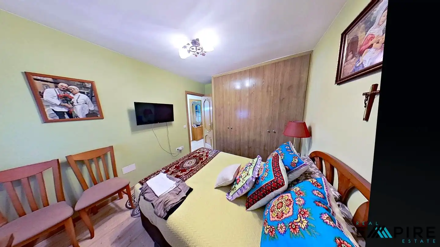 Bedroom of Flat for sale in Carabanchel