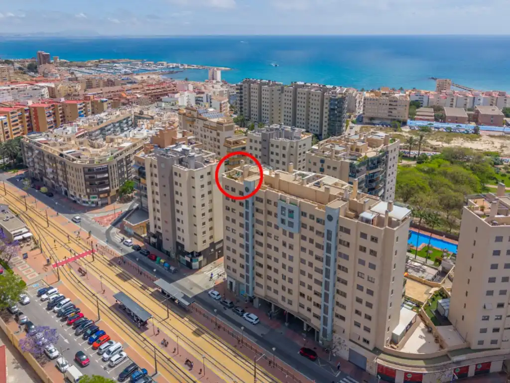 Exterior view of Attic for sale in El Campello  with Air Conditioner, Private garden and Terrace