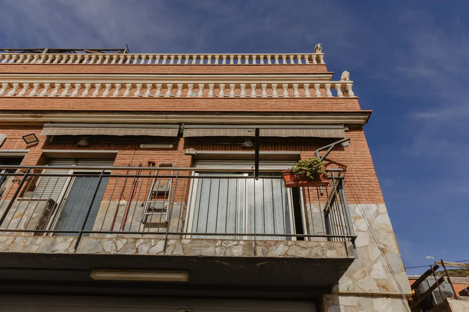 Exterior view of Houses for sale in Santa Coloma de Gramenet  with Air Conditioner, Heating and Private garden