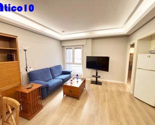 Living room of Flat to rent in Oviedo   with Heating, Furnished and Oven