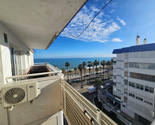 Vista exterior de Apartament en venda en Benalmádena amb Aire condicionat, Jardí privat i Terrassa