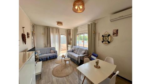 Acogedor apartamento de 85 m con un amplio balcón a 250m de la playa en Empuriabrava.