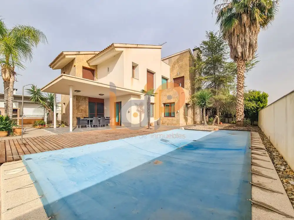 Vista exterior de Casa o chalet en venta en Huércal-Overa con Aire acondicionado, Calefacción y Jardín privado