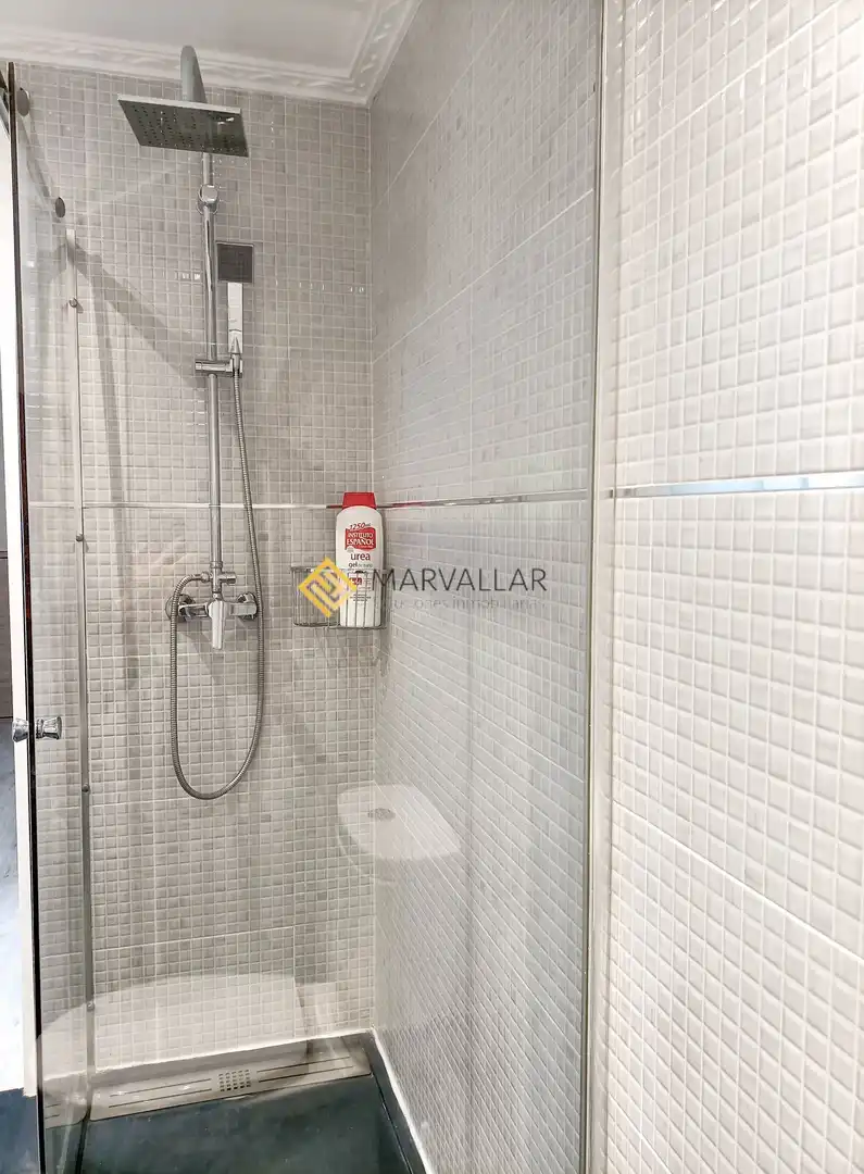 Bathroom of Flat for sale in Santander  with Heating, Terrace and Storage room