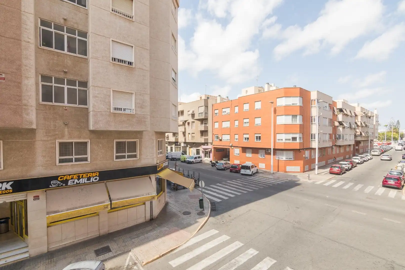 Vista exterior de Pis en venda en Elche / Elx amb Aire condicionat