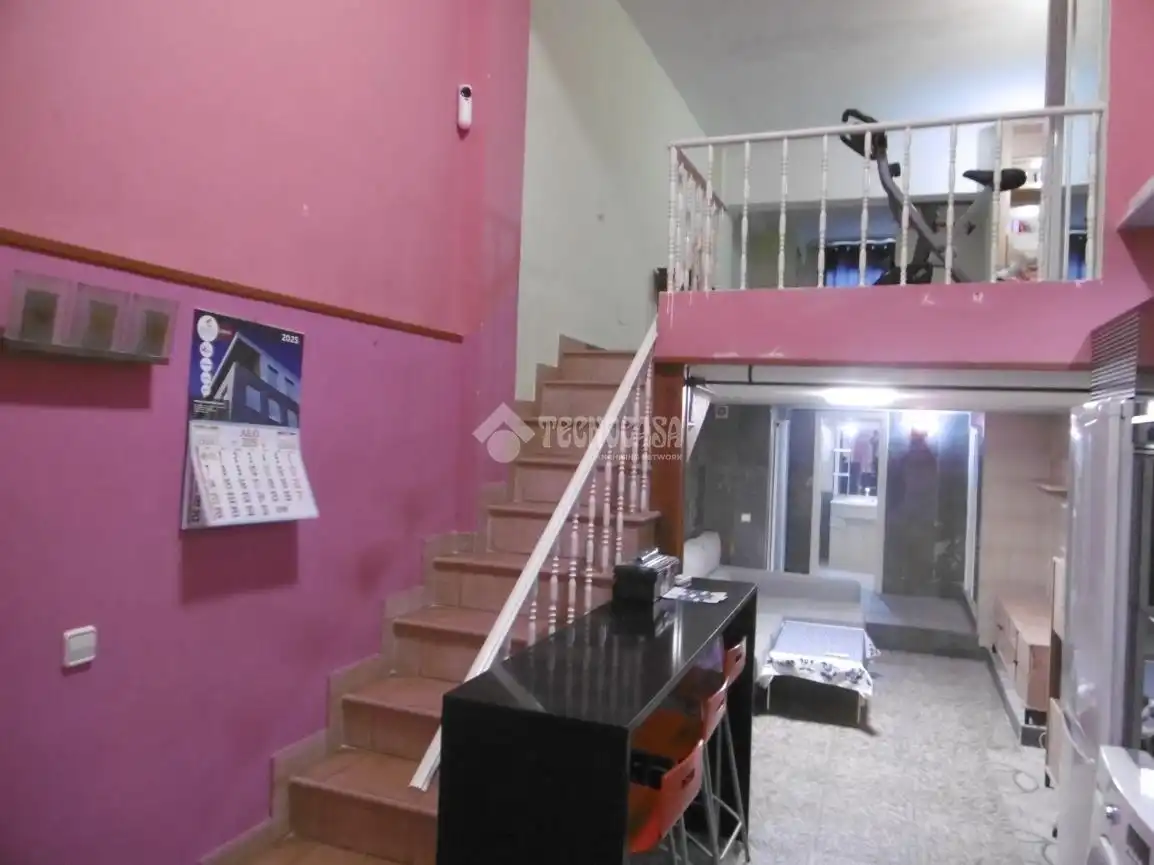 Flat for rent in Madrid  with Air Conditioner and Furnished