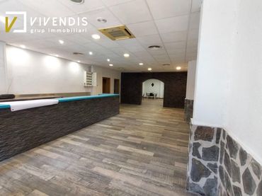 Business premises for sale in PAU