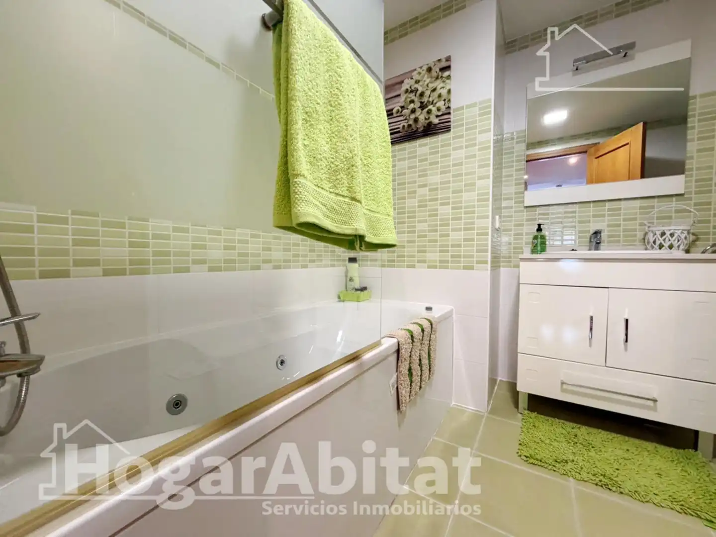 Badezimmer von Dachboden zum Verkauf in Vilamarxant mit Klimaanlage und Terrasse