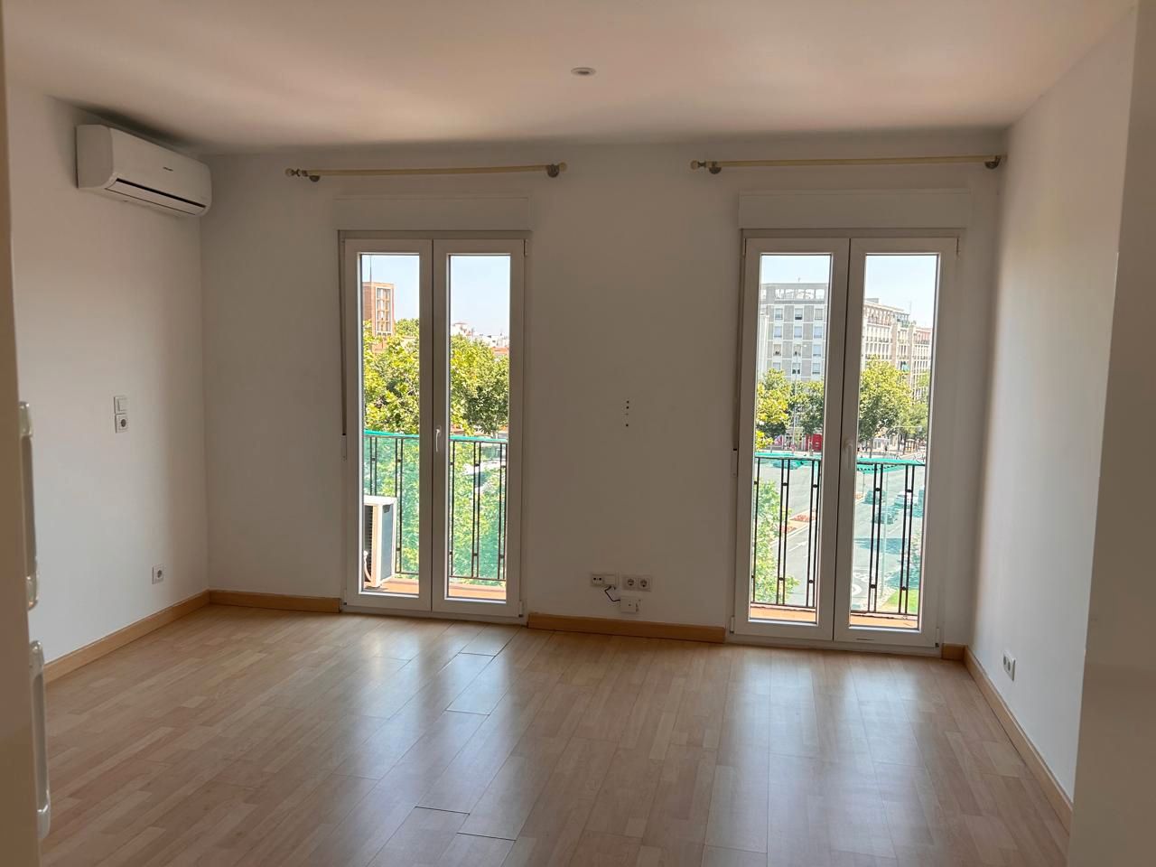Study to rent in Plaza de Manuel Becerra, Goya