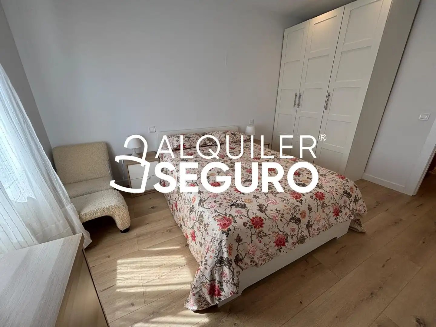 Schlafzimmer von Wohnung zur Miete in Madrid mit Klimaanlage, Heizung und Möbliert