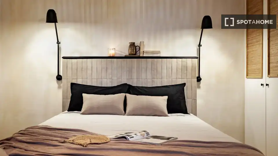 Room in Sant Pere, Sta. Caterina i la Ribera