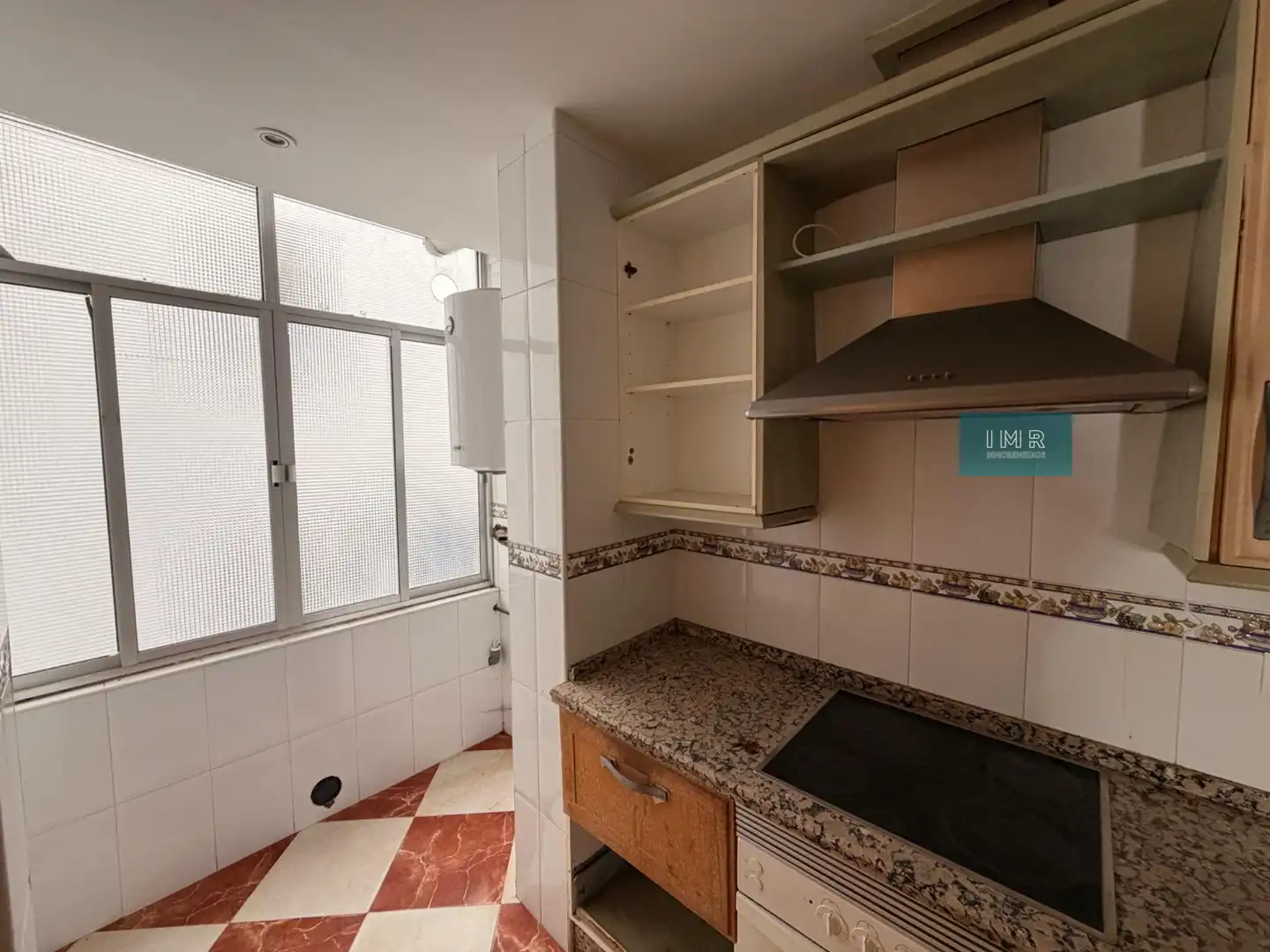 Cocina de Piso en venta en Sevilla con Balcón