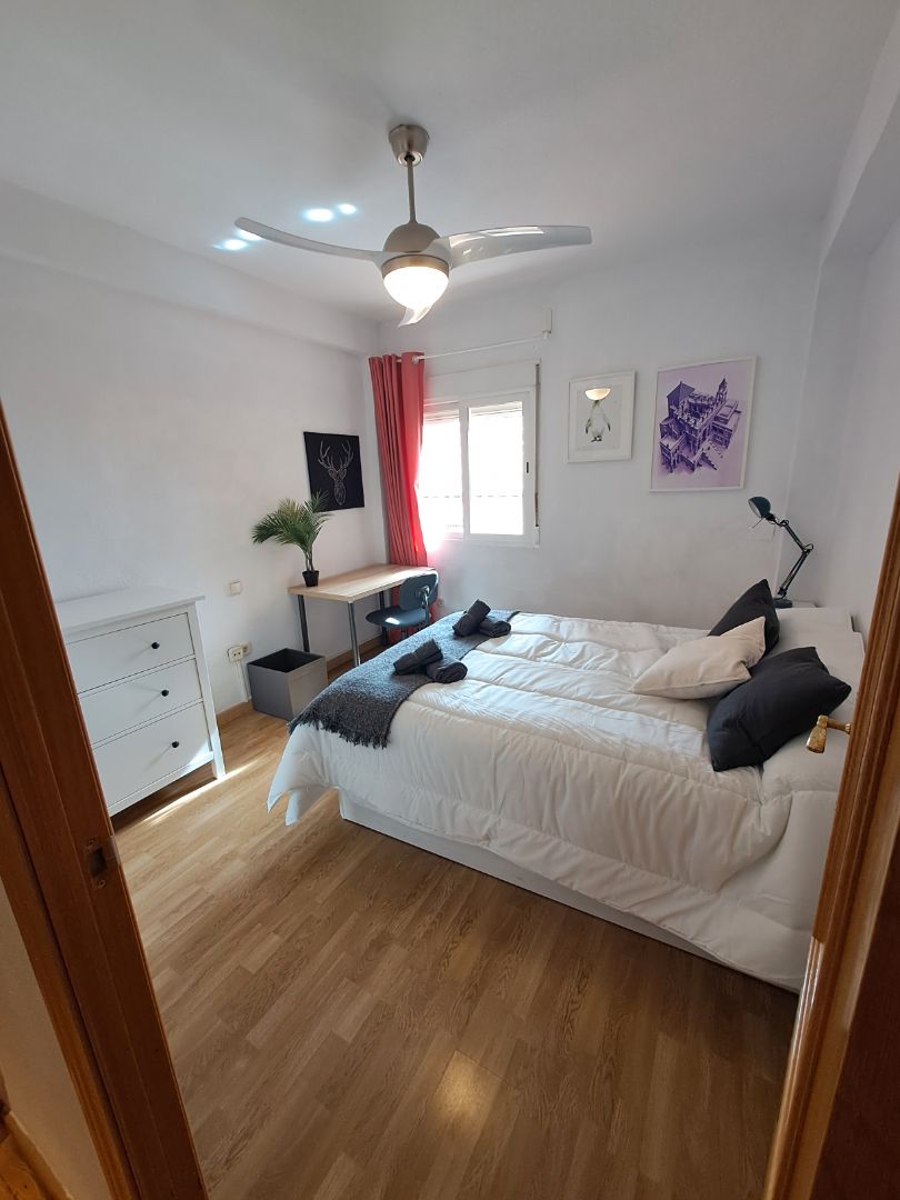 Bedroom of Flat to share in  Madrid Capital  with Heating, Furnished and Oven