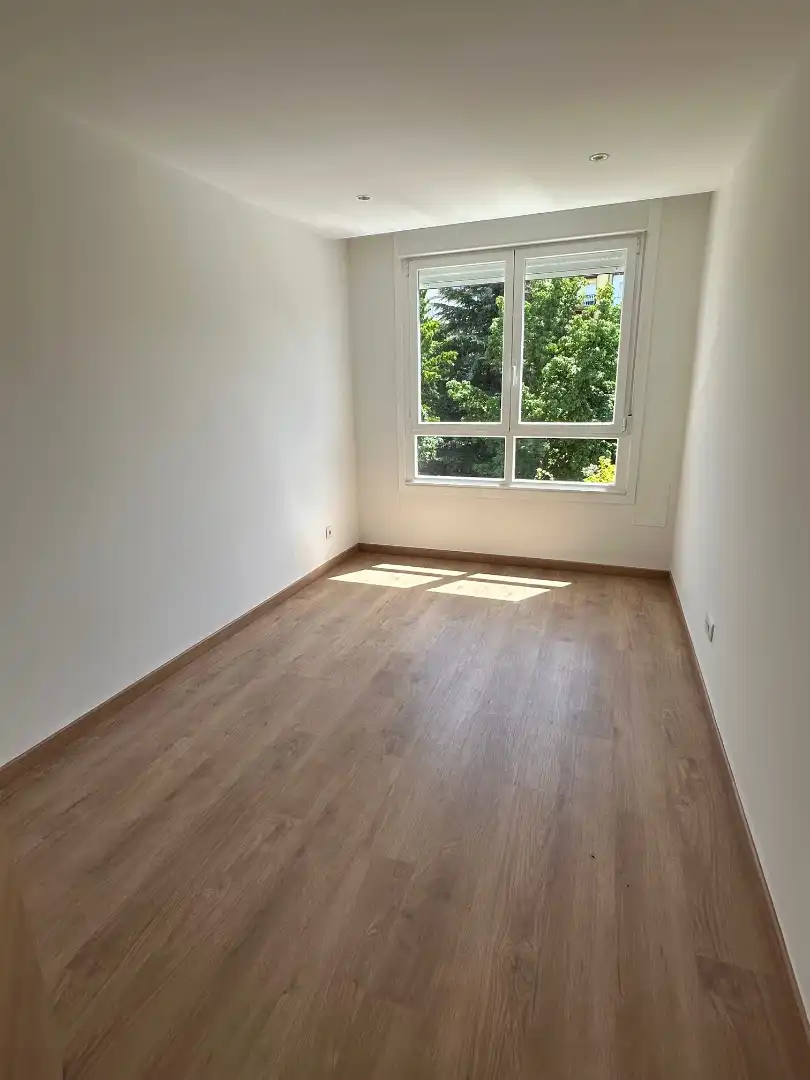 Habitación de Piso de alquiler en Ourense Capital  con Parquet, Trastero y Horno