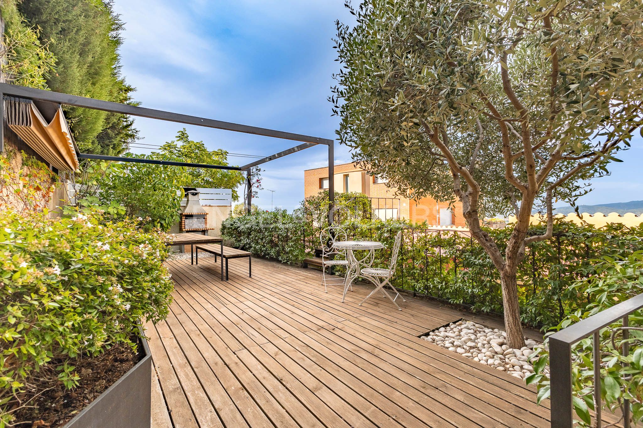 Terrassa de Casa o xalet en venda en Sant Just Desvern amb Aire condicionat, Calefacció i Jardí privat
