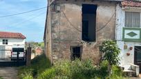 Vista exterior de Casa adosada en venda en Villaescusa (Cantabria) amb Jardí privat