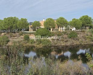 Country house zum verkauf in Villanueva del Río y Minas mit Klimaanlage, Heizung und Privatgarten