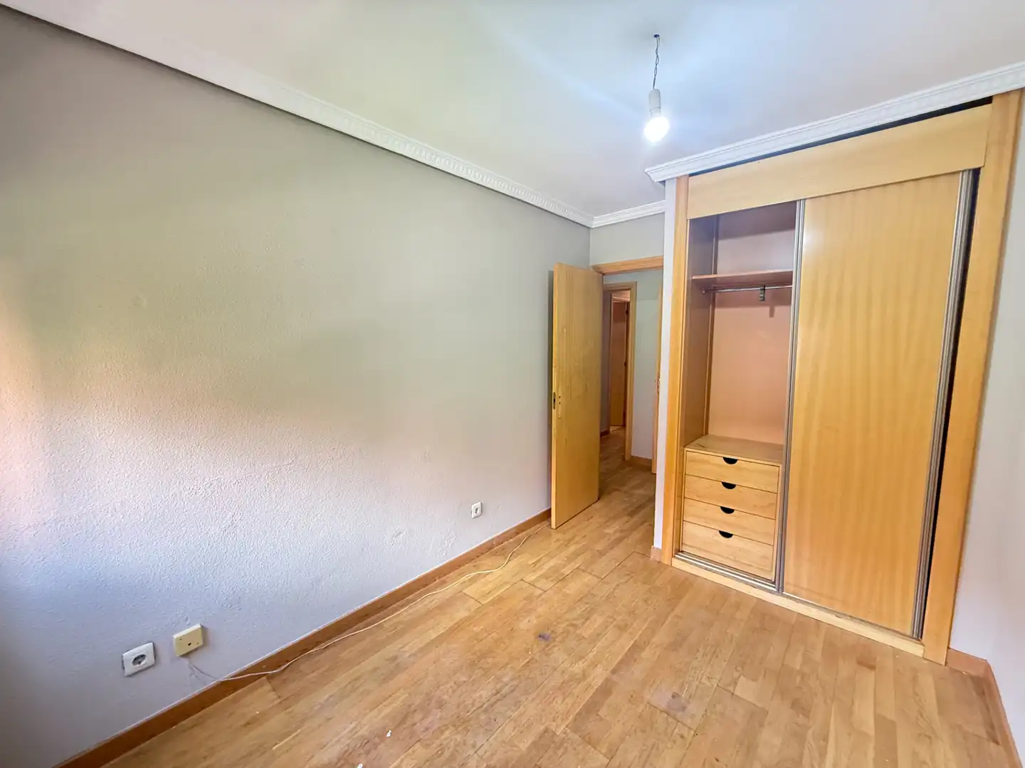 Bedroom of Flat for sale in Madrid  with Air Conditioner, Heating and Storage room
