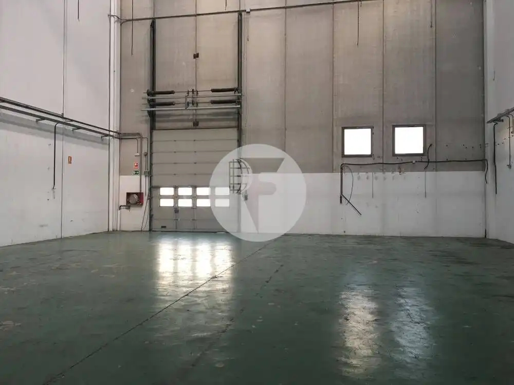 Nave industrial en venta en Barberà del Vallès
