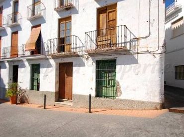 Casa con balcone in vendita a Torrox Pueblo