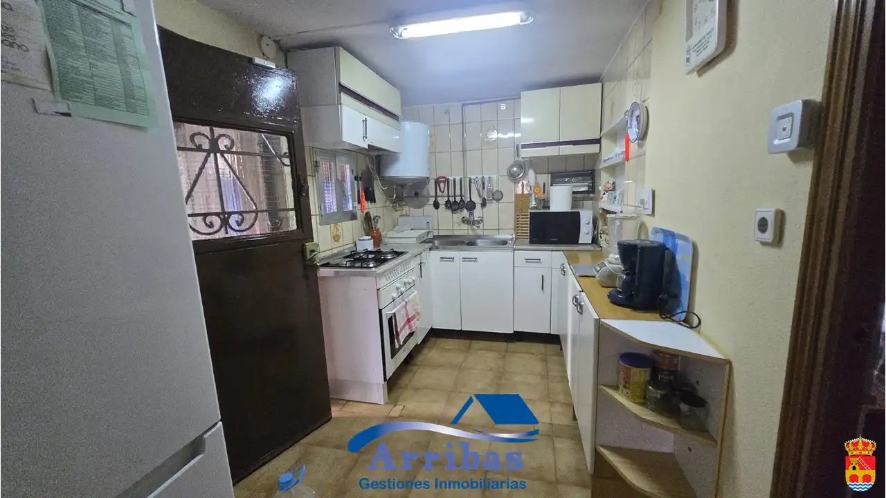 Cocina de Casa o chalet en venta en Escalona con Calefacción, Jardín privado y Terraza