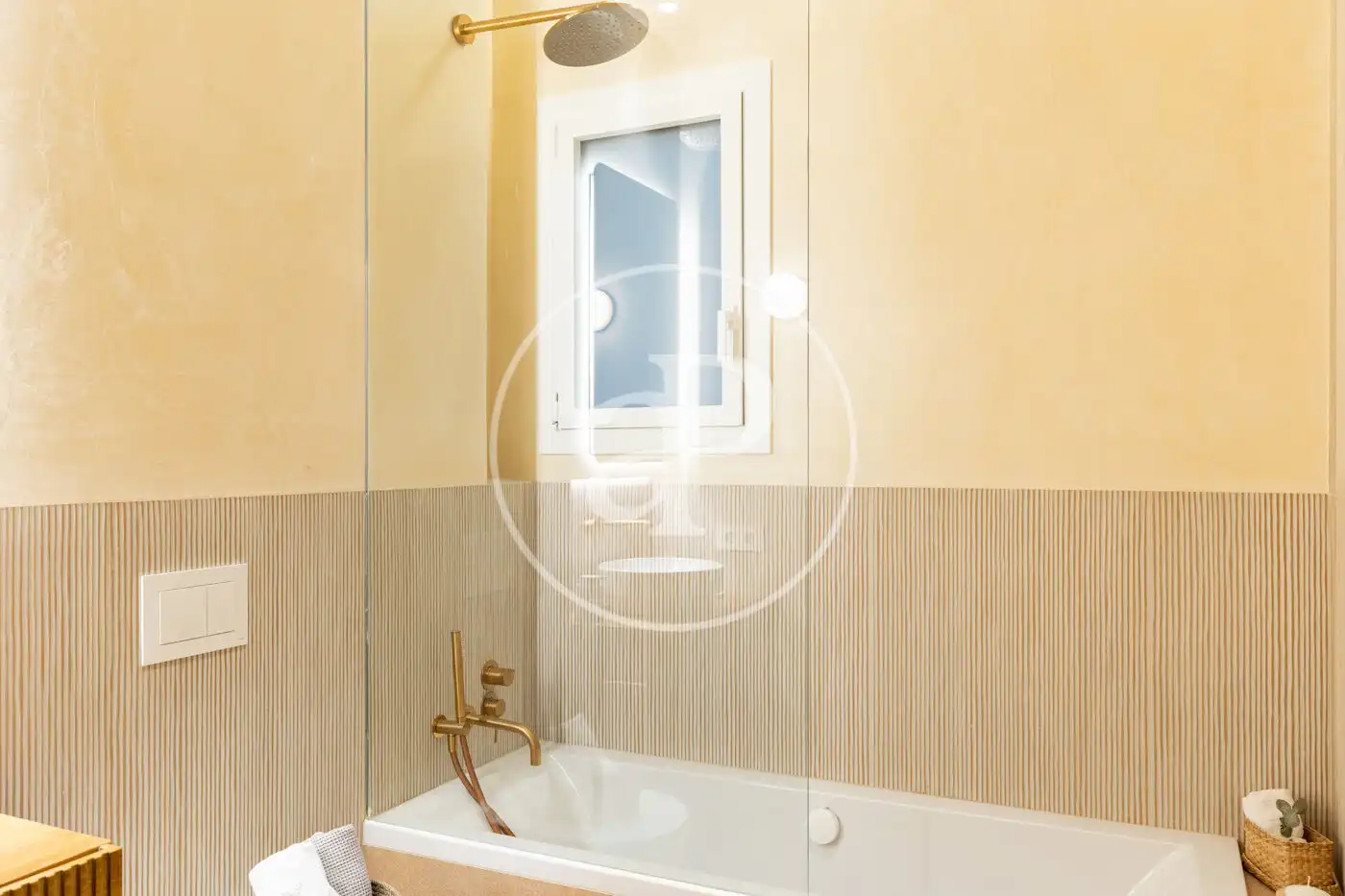 Baño de Piso en venta en Barcelona con Aire acondicionado, Calefacción y Amueblado