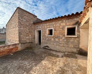 Vista exterior de Casa o xalet en venda en Sariñena amb Jardí privat