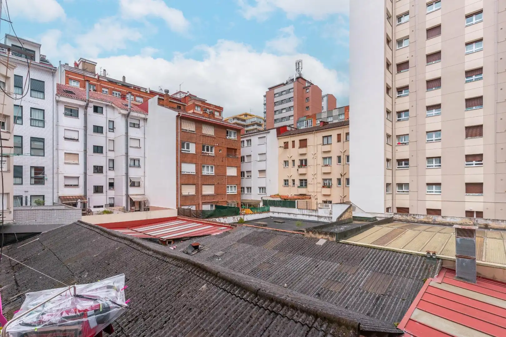 Vista exterior de Piso en venta en Gijón  con Calefacción y Amueblado