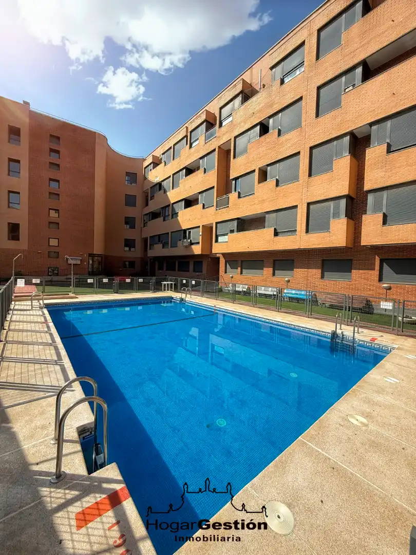Piscina de Pis en venda en Ocaña amb Calefacció, Terrassa i Traster