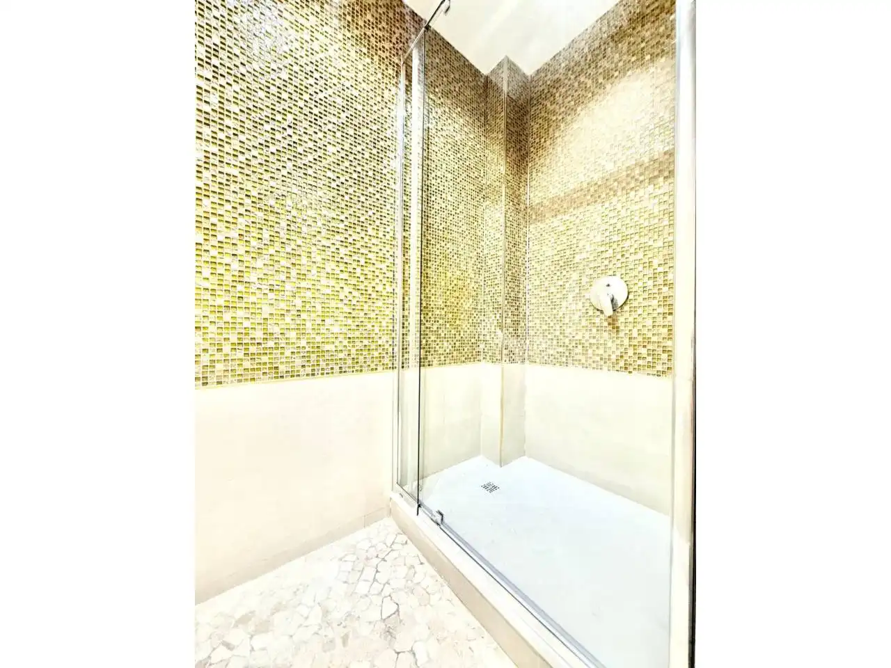 Bathroom of Flat for rent in Toledo  with Air Conditioner, Heating and Terrace