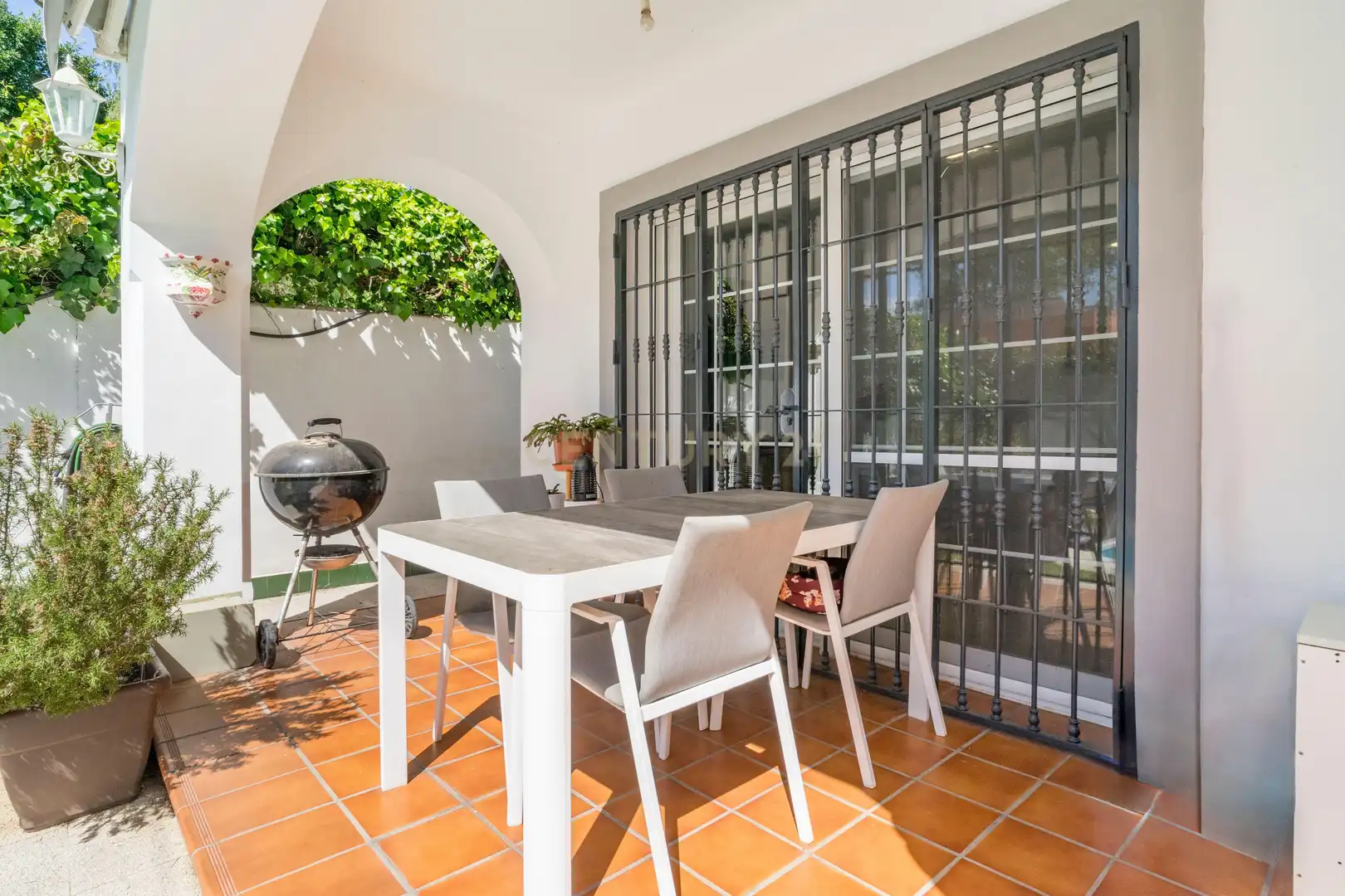 Terrassa de Casa o xalet en venda en Fuengirola amb Aire condicionat, Jardí privat i Traster