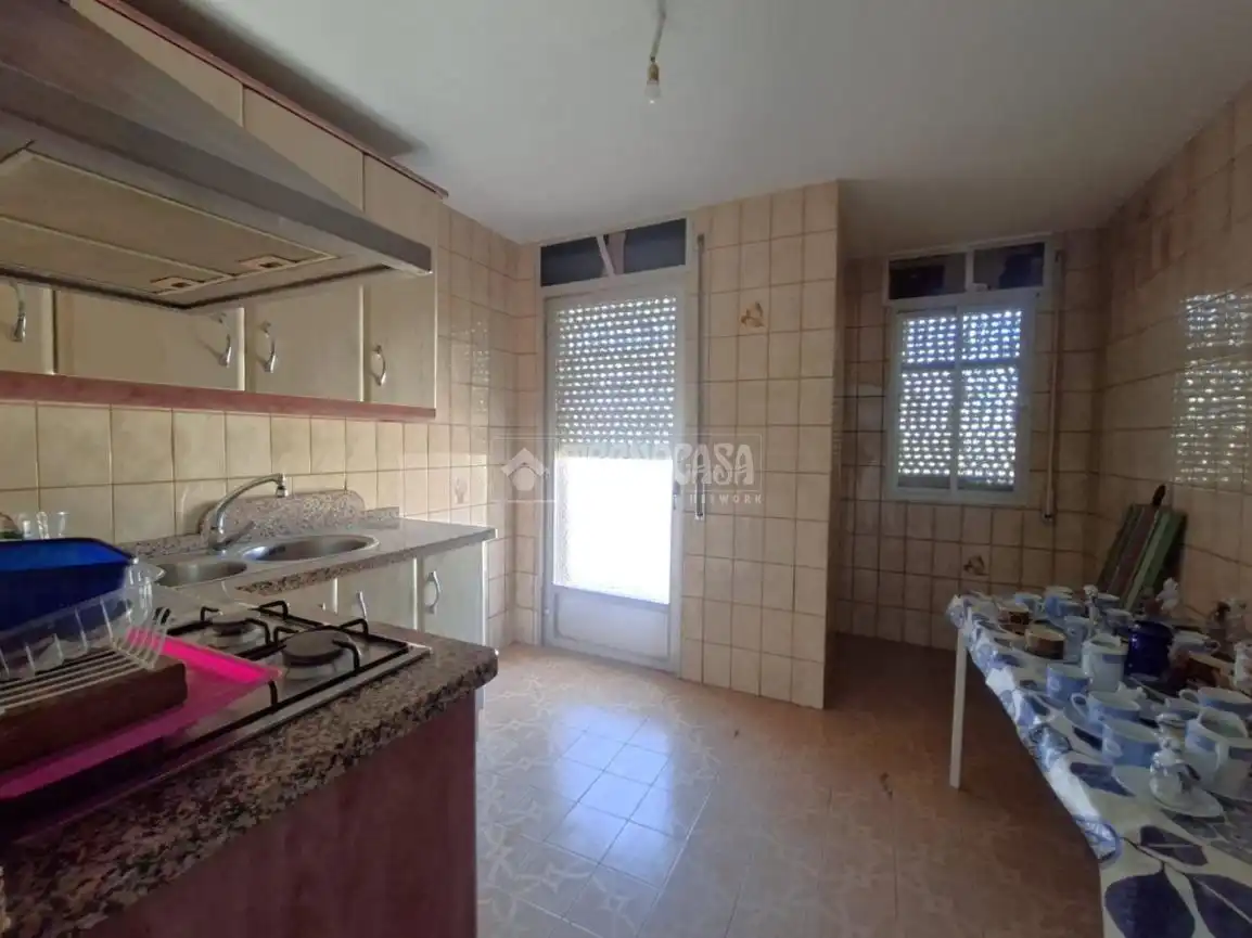 Cocina de Piso en venta en Benalúa con Balcón