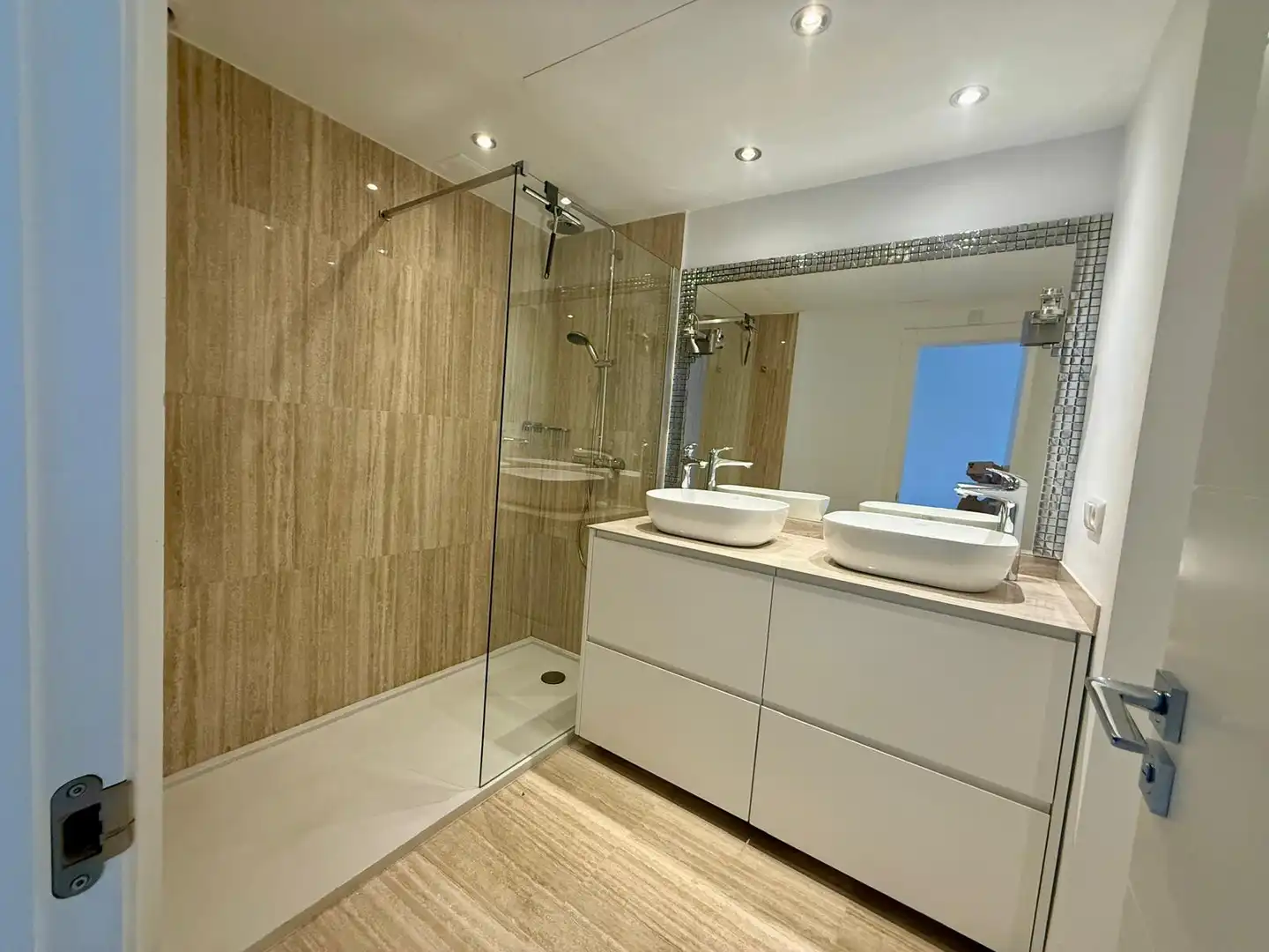 Bany de Apartament de lloguer en Marbella amb Aire condicionat, Terrassa i Piscina