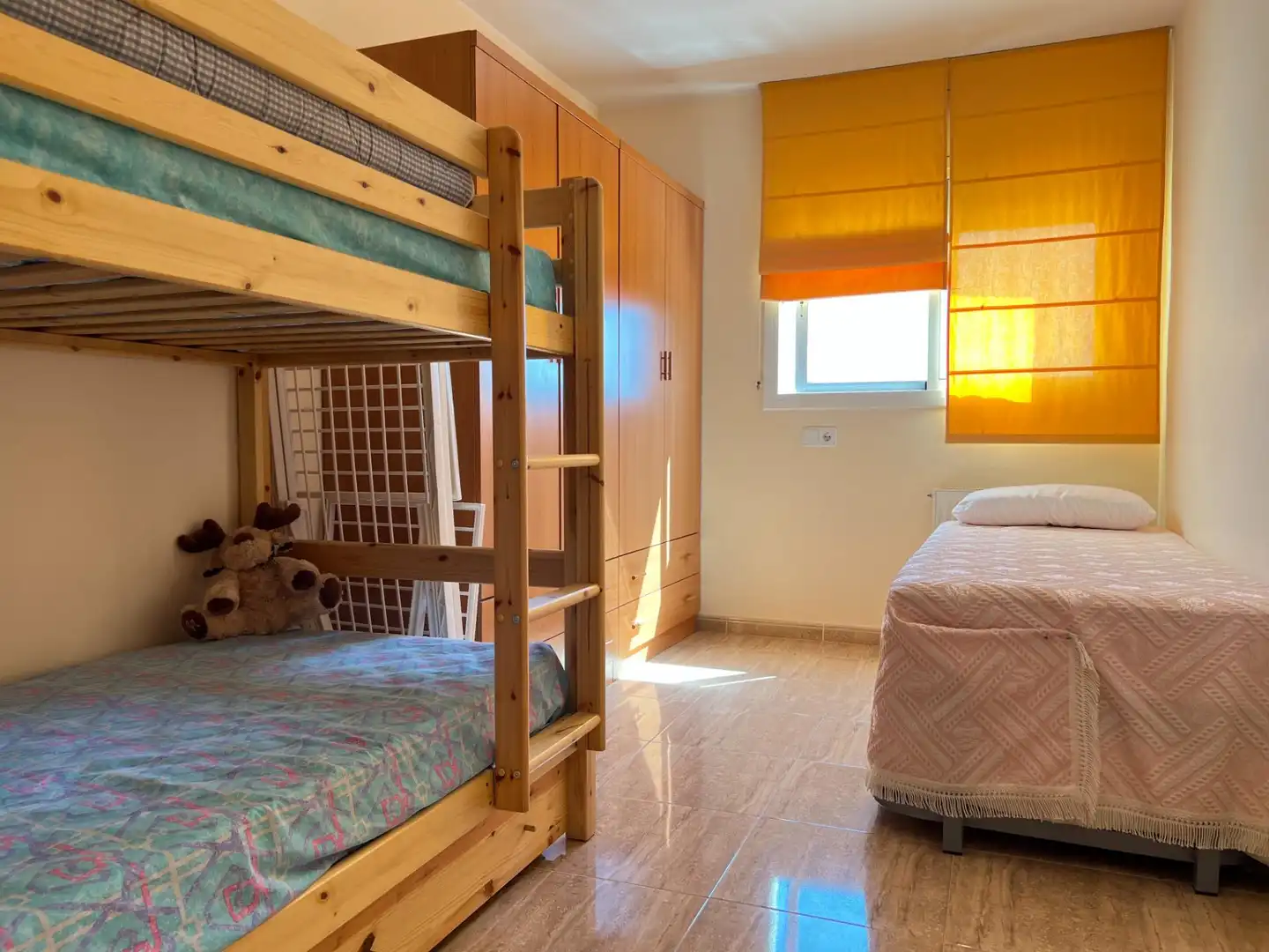 Habitación de Apartamento en venta en Sant Pere Pescador con Aire acondicionado, Calefacción y Balcón