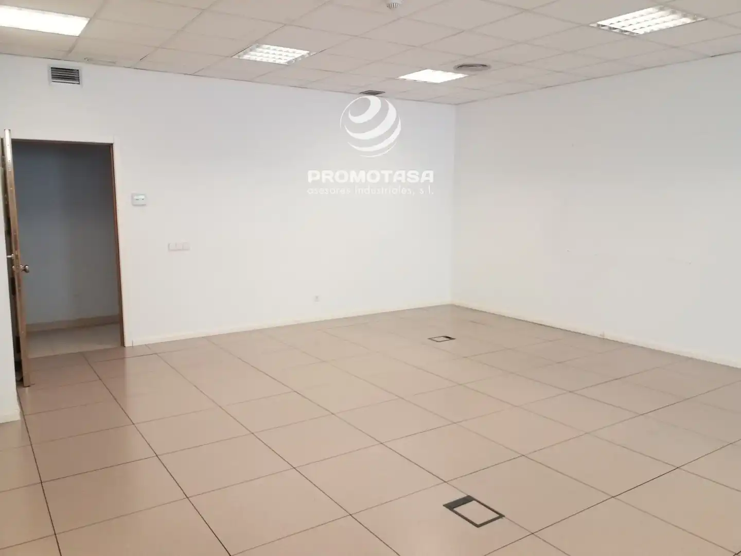Büro zur Miete in Rivas-Vaciamadrid mit Klimaanlage, Heizung und Internet