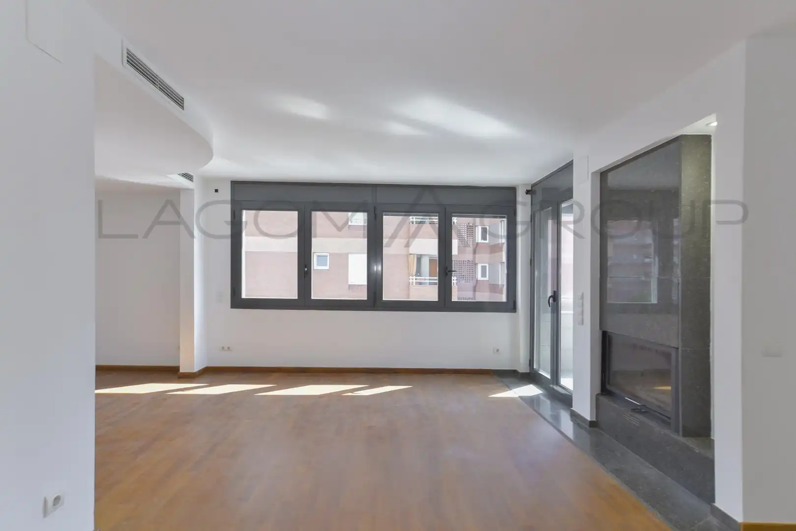 Living room of Duplexes for sale in Sabadell  with Air Conditioner, Heating and Parquet flooring
