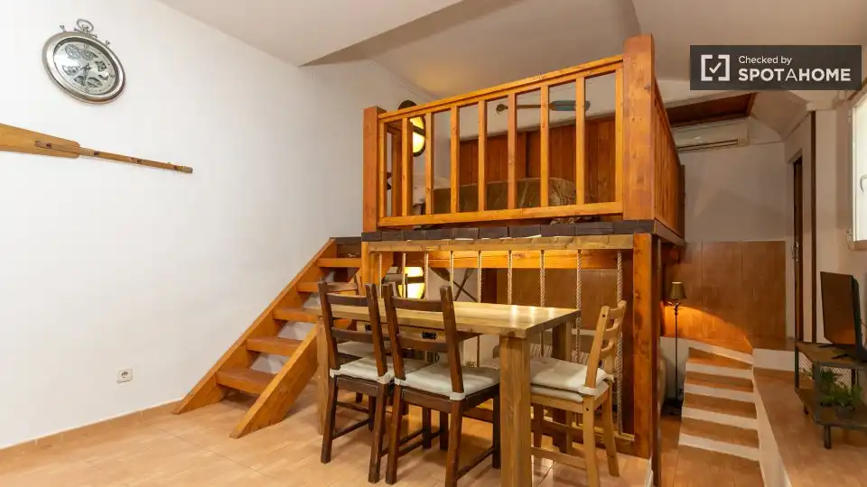 Dining room of Flat for rent in Valencia  with Air Conditioner, Heating and Furnished