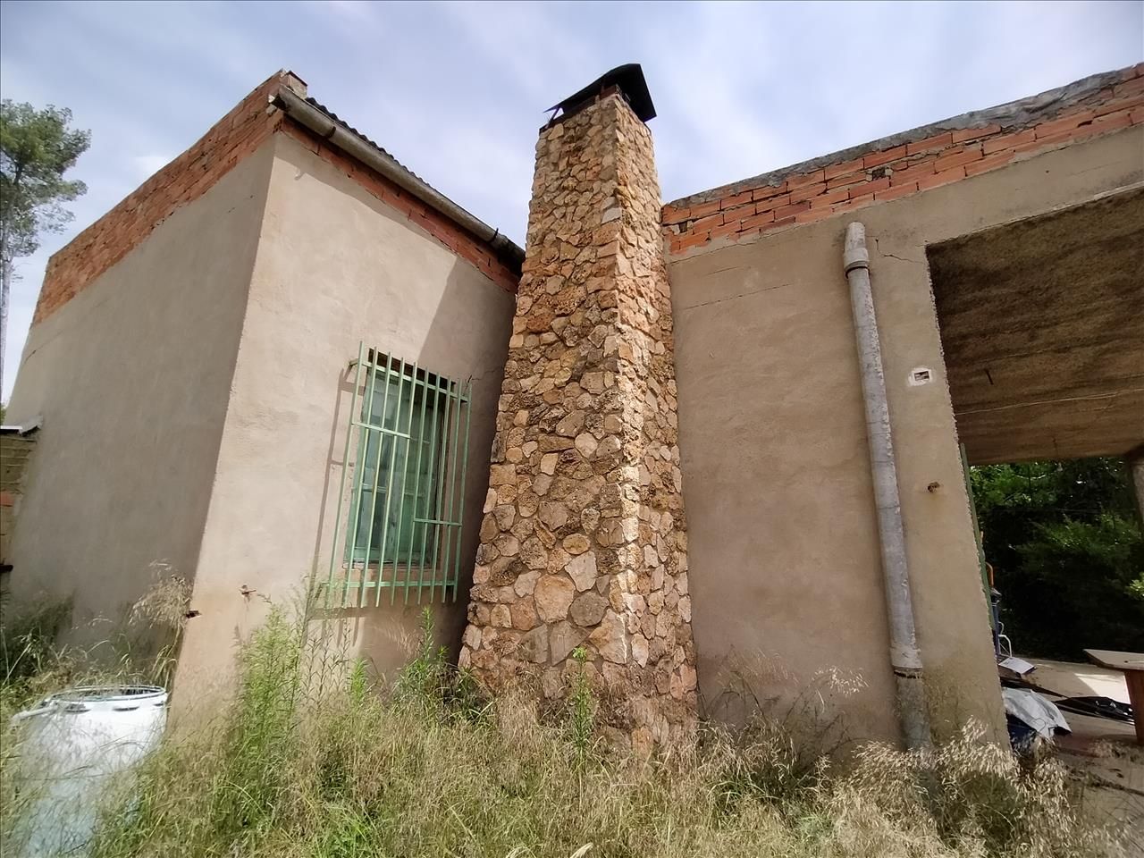 Vista exterior de Casa o xalet en venda en Mira amb Jardí privat, Terrassa i Traster
