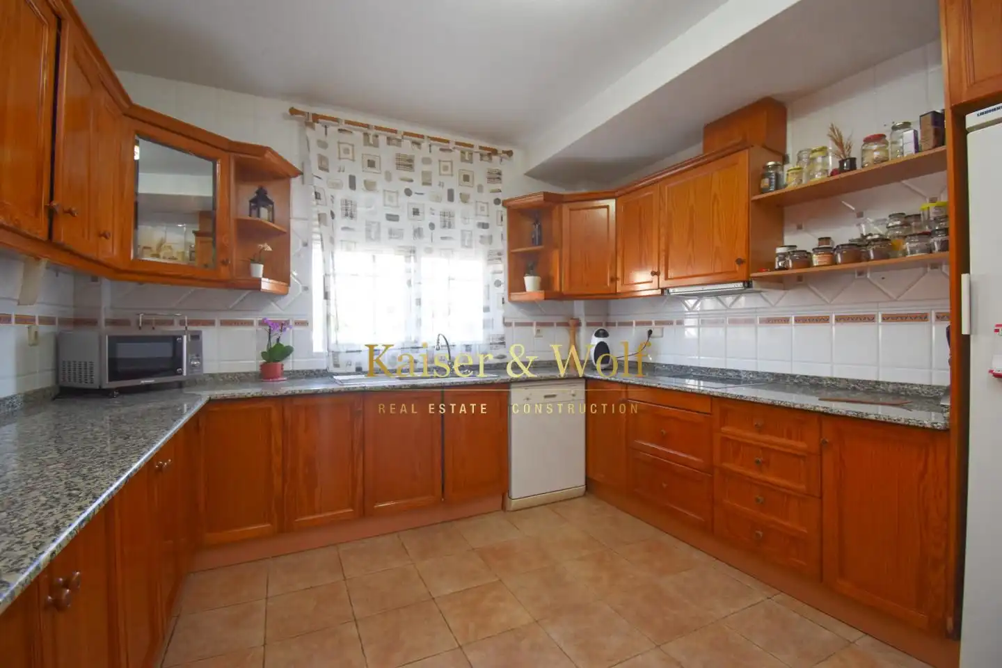 Cuina de Casa o xalet en venda en Torrevieja amb Jardí privat, Terrassa i Traster