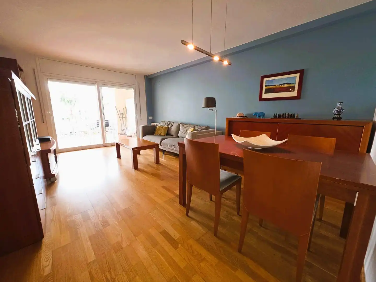 Sala de estar de Piso en venta en Sitges con Aire acondicionado, Calefacción y Jardín privado