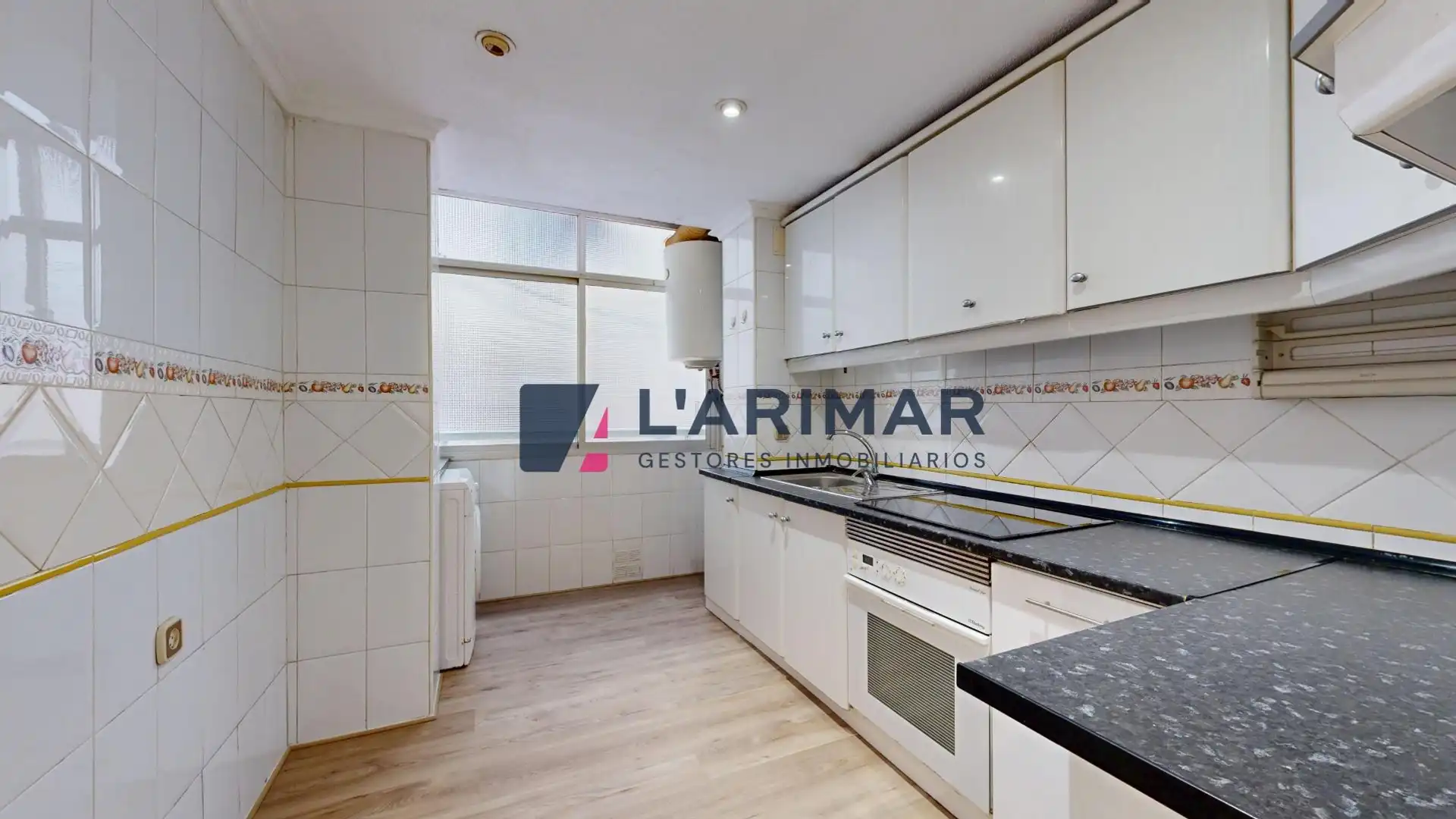 Piso en venta en Calle MED PEDRO HERRERO, Alipark