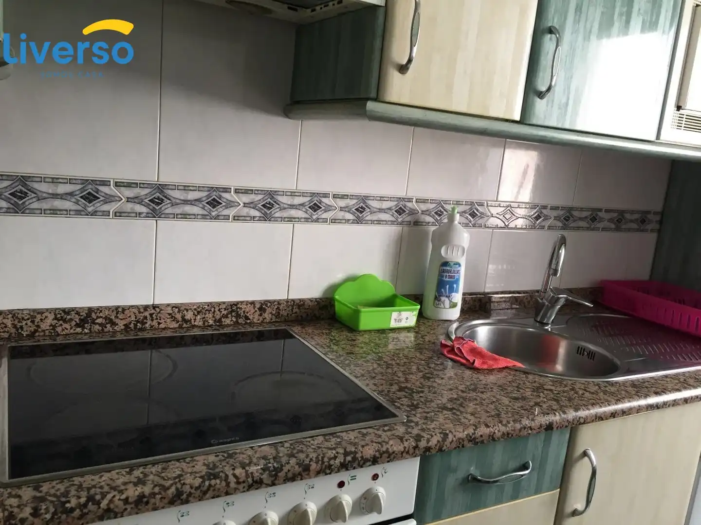 Kitchen of Flat for share in Burgos  with Furnished
